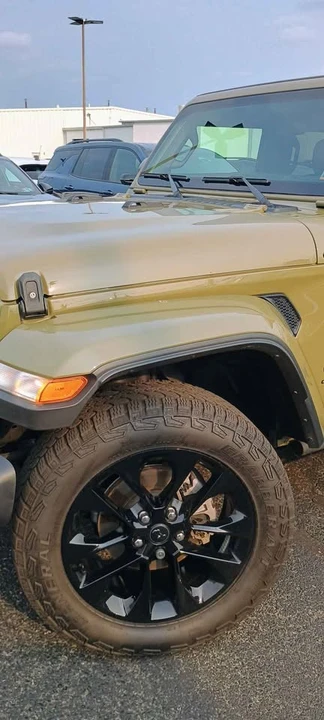 2025 Jeep JT Gladiator - Image 3 of 20