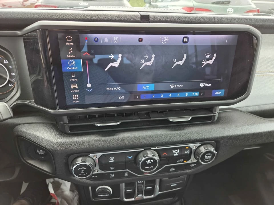 2025 Jeep JT Gladiator - Image 12 of 13