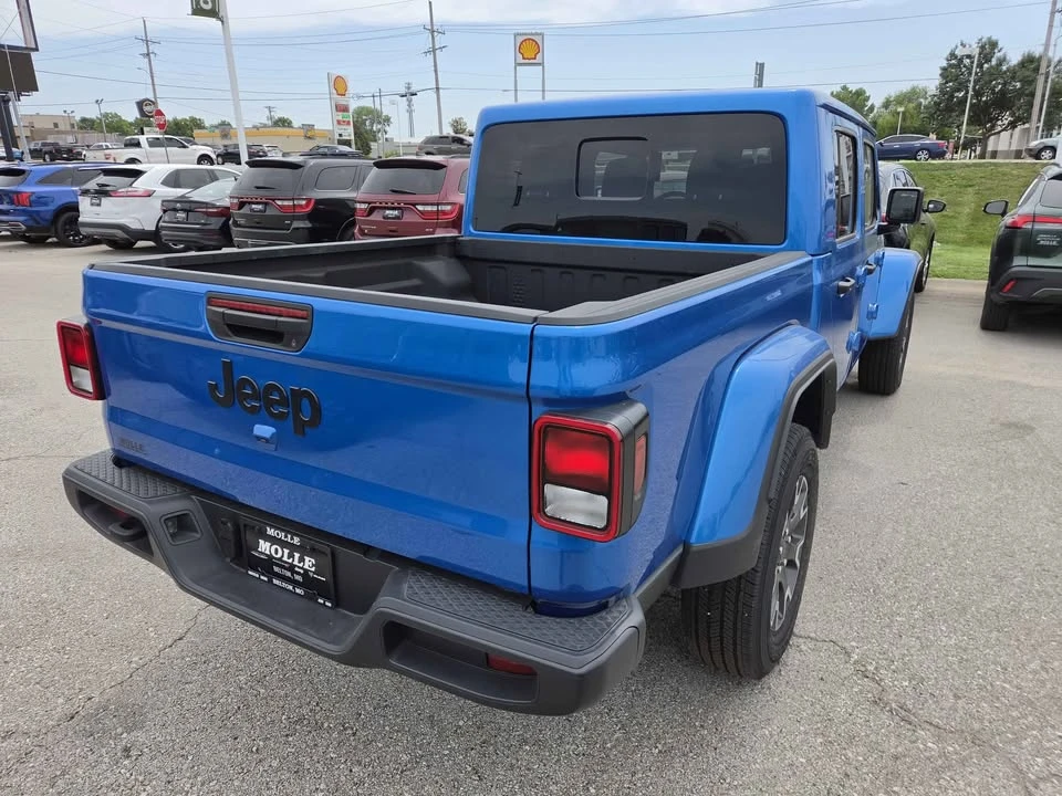 2025 Jeep JT Gladiator - Image 4 of 13