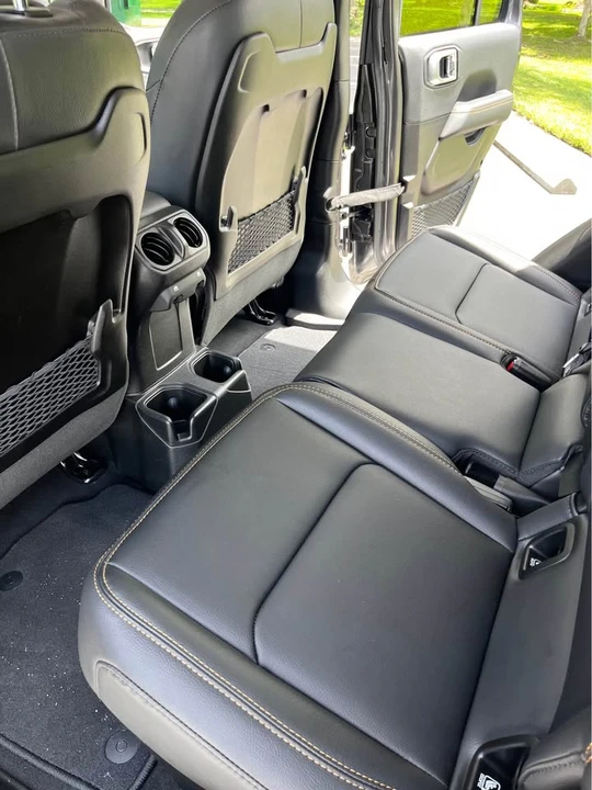 2025 Jeep JT Gladiator - Image 15 of 20
