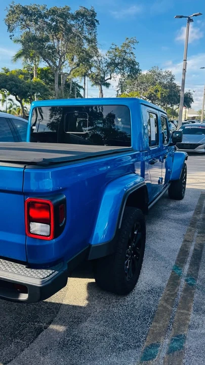 2025 Jeep JT Gladiator - Image 7 of 14