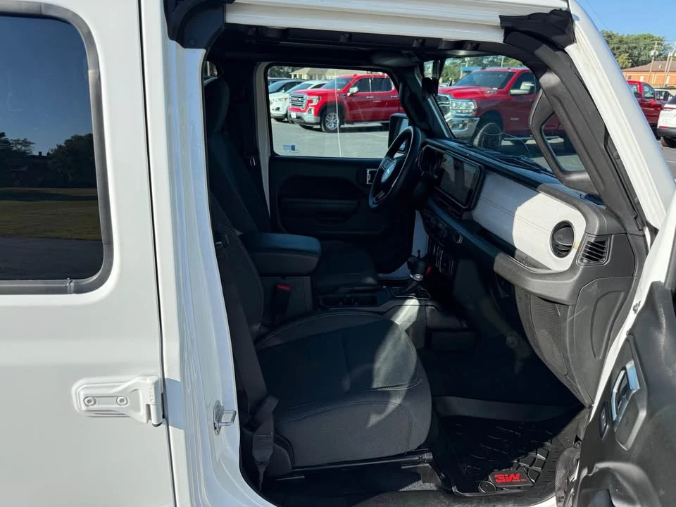 2025 Jeep JT Gladiator - Image 8 of 14