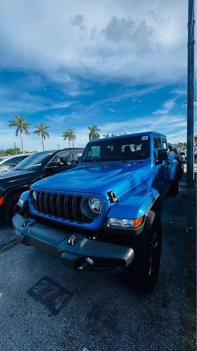2025 Jeep JT Gladiator - Image 2 of 14