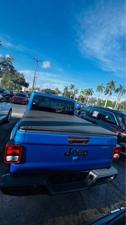 2025 Jeep JT Gladiator - Image 5 of 14