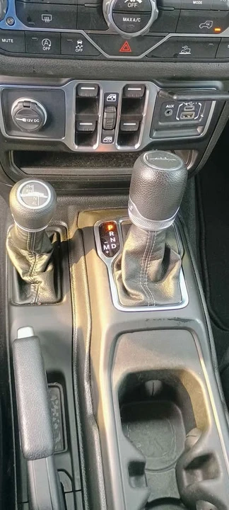 2025 Jeep JT Gladiator - Image 7 of 20