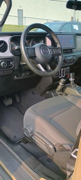 2025 Jeep JT Gladiator - Image 4 of 20