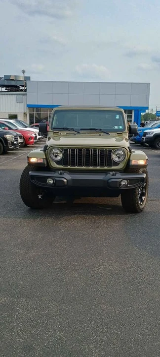 2025 Jeep JT Gladiator - Image 2 of 20