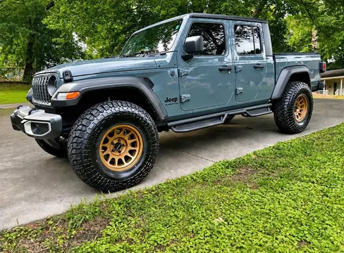 2025 Jeep Gladiator Sport Pickup 4D 5 ft