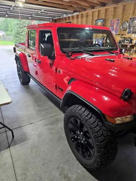 2025 Jeep Gladiator Sport Pickup 4D 5 ft