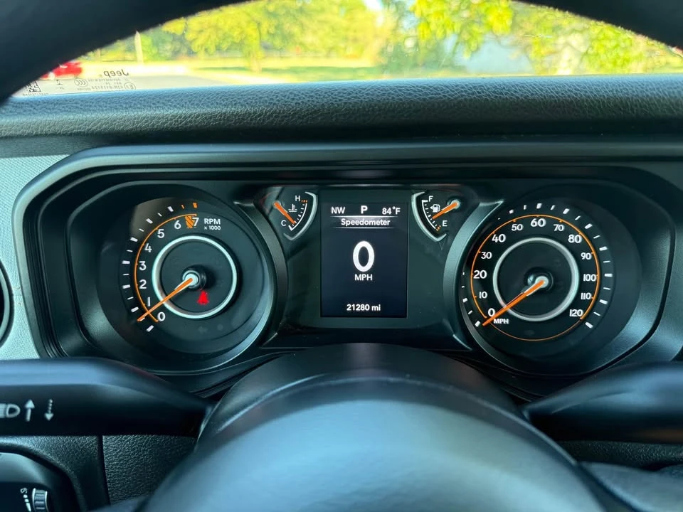 2025 Jeep JT Gladiator - Image 9 of 14
