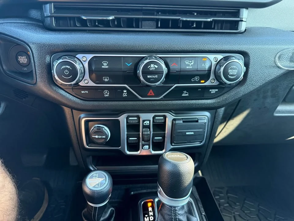 2025 Jeep JT Gladiator - Image 11 of 14