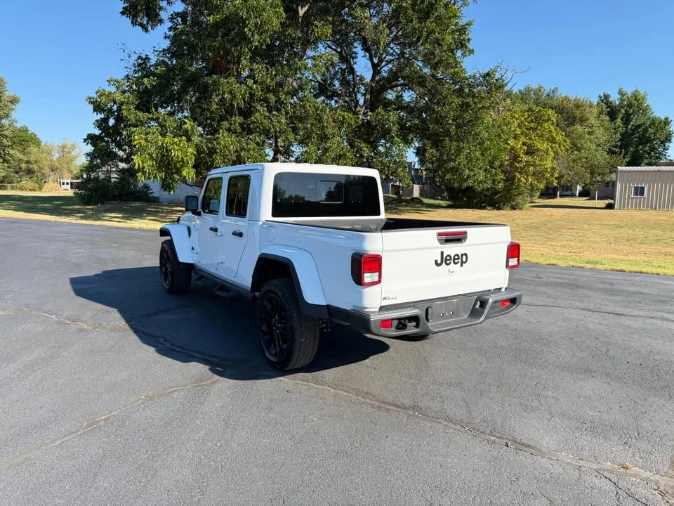 2025 Jeep JT Gladiator - Image 3 of 14