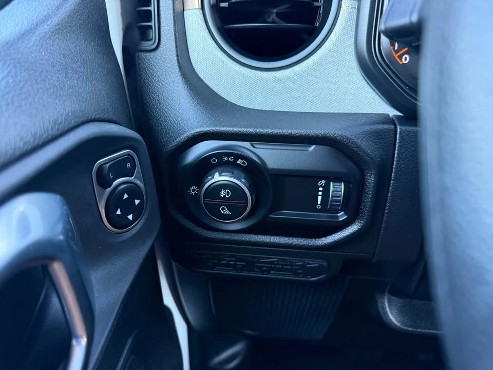 2025 Jeep JT Gladiator - Image 13 of 14