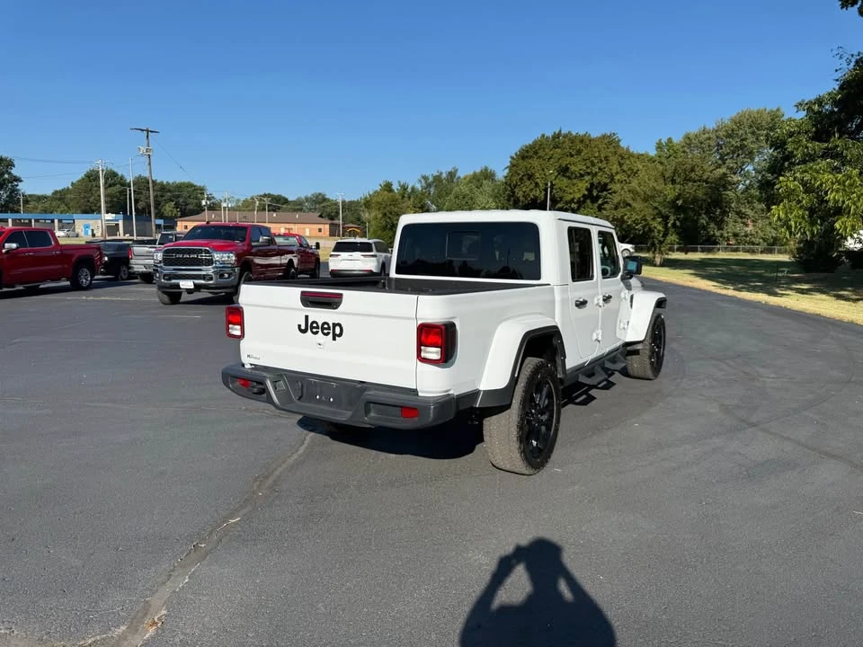 2025 Jeep JT Gladiator - Image 4 of 14