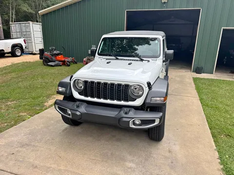 2025 Jeep Gladiator Sport Pickup 4D 5 ft