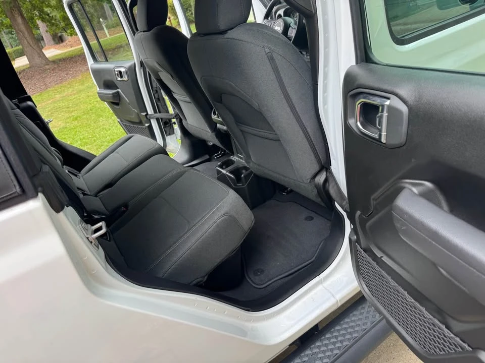 2025 Jeep JT Gladiator - Image 17 of 18