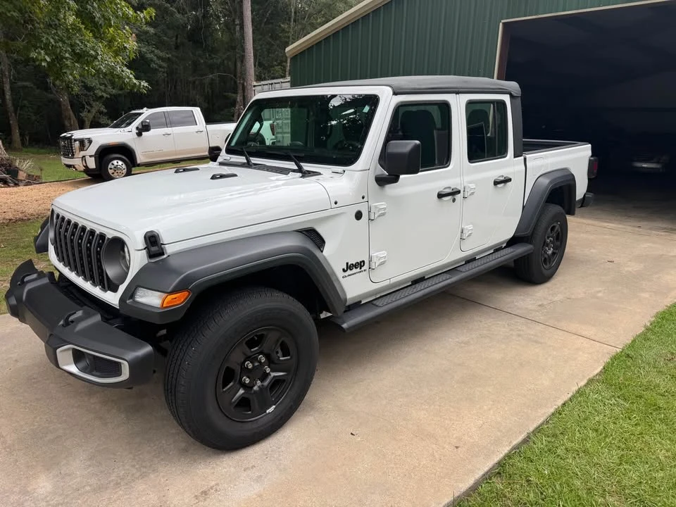 2025 Jeep JT Gladiator - Image 2 of 18