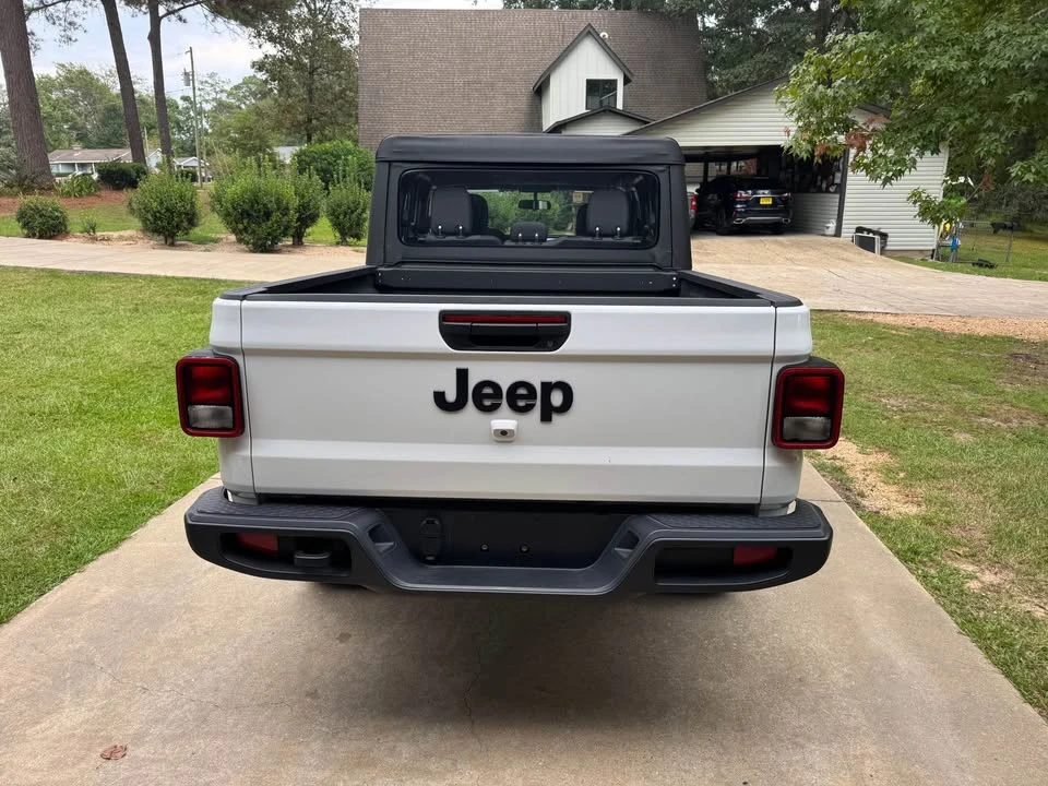 2025 Jeep JT Gladiator - Image 5 of 18