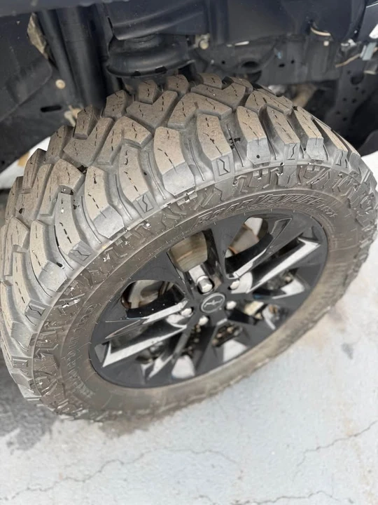 2025 Jeep JT Gladiator - Image 10 of 11