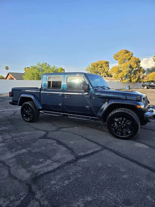 2025 Jeep JT Gladiator - Image 3 of 11