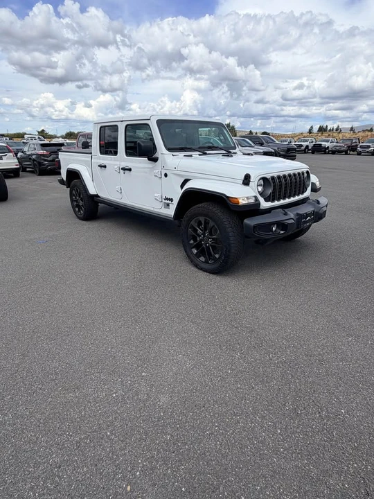 2025 Jeep JT Gladiator - Image 2 of 6
