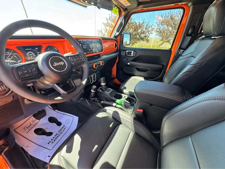 2025 Jeep JT Gladiator - Image 9 of 14