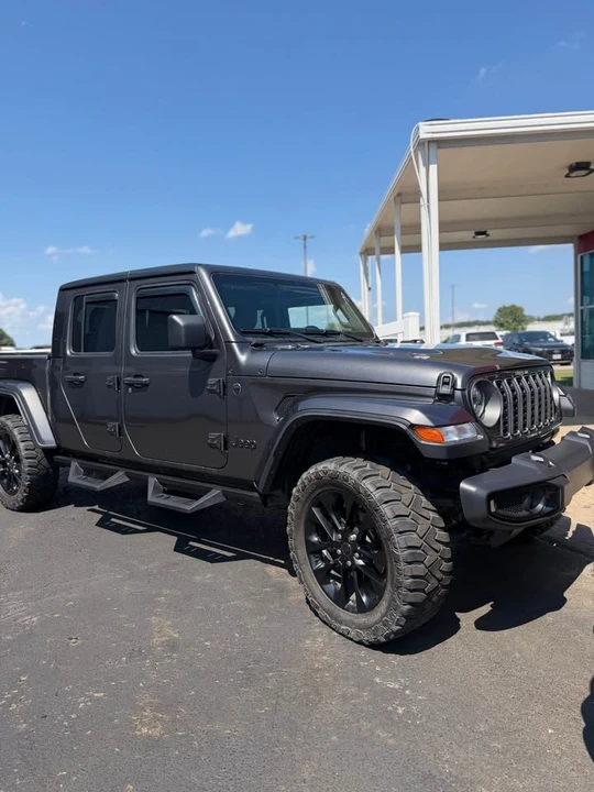 2025 Jeep JT Gladiator - Image 3 of 9