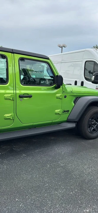 2025 Jeep JT Gladiator - Image 3 of 3