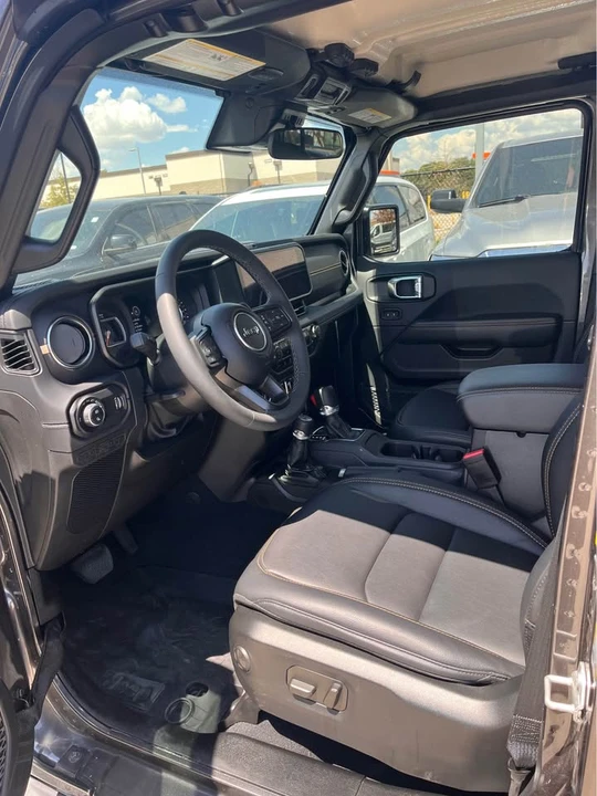 2025 Jeep JT Gladiator - Image 2 of 5