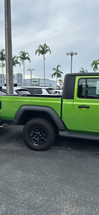 2025 Jeep JT Gladiator - Image 2 of 3