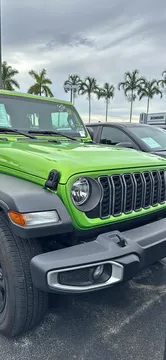 2025 Jeep Gladiator Sport Pickup 4D 5 ft