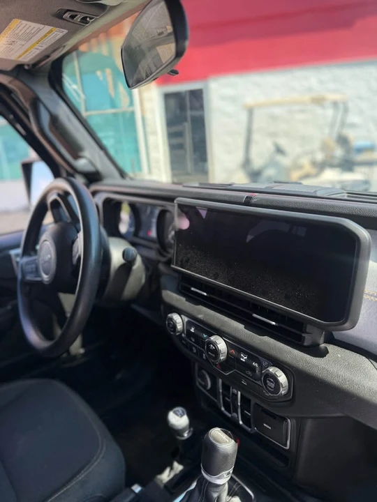 2025 Jeep JT Gladiator - Image 5 of 9
