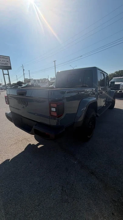 2025 Jeep JT Gladiator - Image 4 of 4