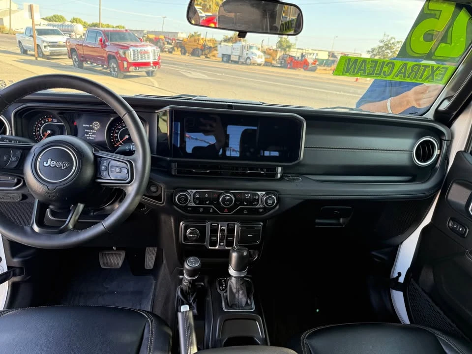 2025 Jeep JT Gladiator - Image 8 of 12