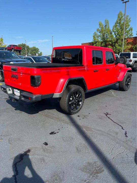 2025 Jeep JT Gladiator - Image 6 of 17