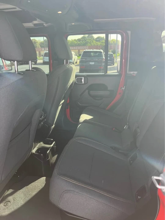 2025 Jeep JT Gladiator - Image 11 of 17