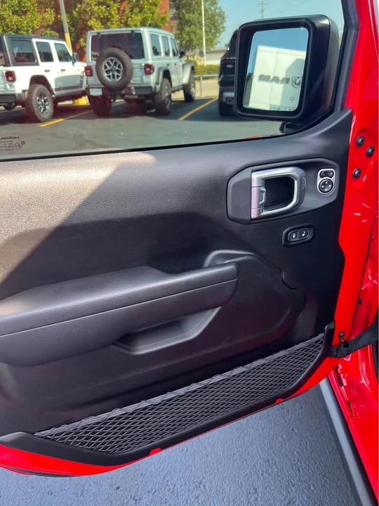2025 Jeep JT Gladiator - Image 10 of 17