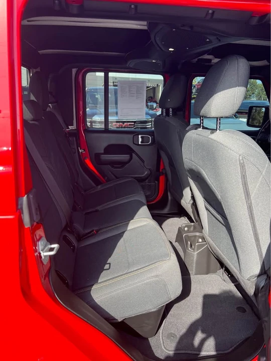 2025 Jeep JT Gladiator - Image 14 of 17