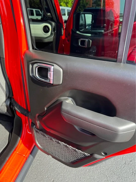 2025 Jeep JT Gladiator - Image 15 of 17