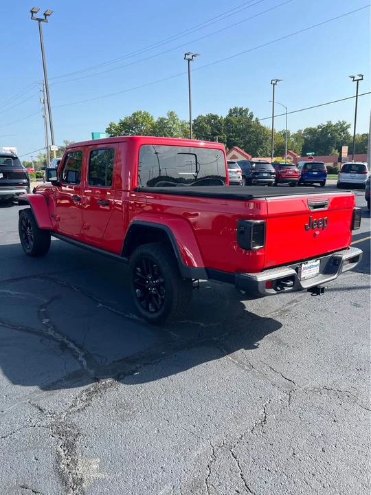 2025 Jeep JT Gladiator - Image 4 of 17