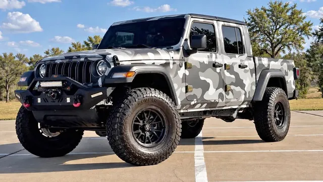 2025 Jeep Gladiator Sport Pickup 4D 5 ft