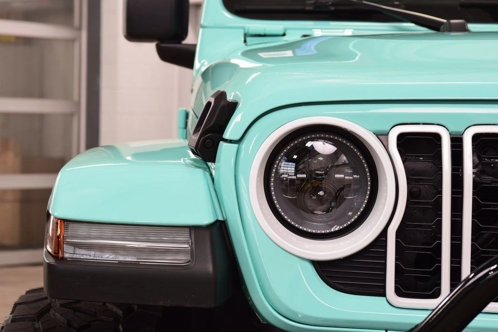 2025 Jeep JT Gladiator - Image 10 of 21