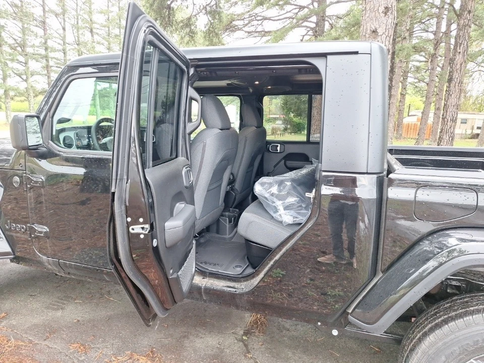 2025 Jeep JT Gladiator - Image 12 of 12