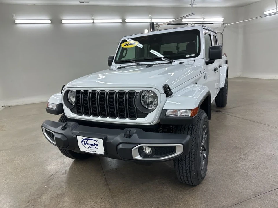 2025 Jeep JT Gladiator - Image 4 of 12