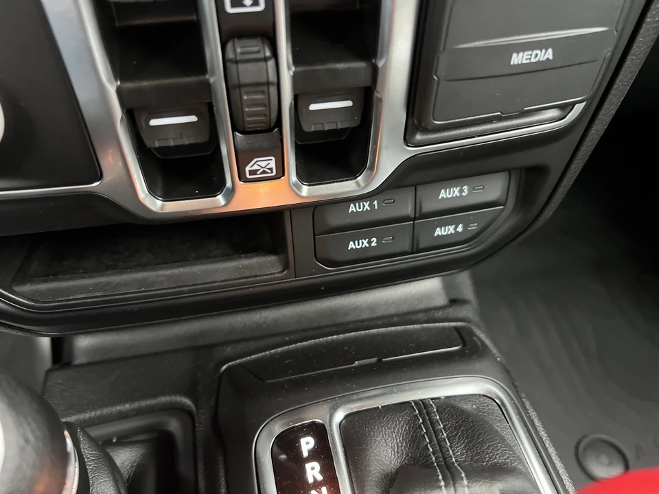 2025 Jeep JT Gladiator - Image 22 of 29