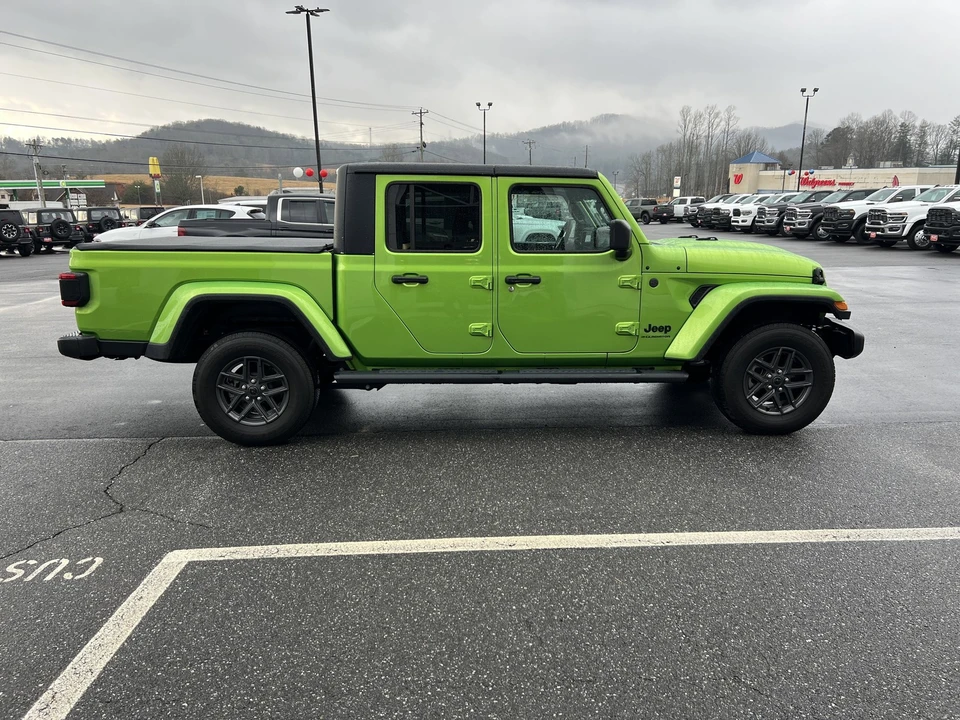 2025 Jeep JT Gladiator - Image 4 of 12
