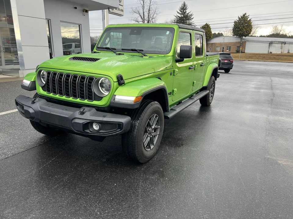 2025 Jeep JT Gladiator - Image 6 of 29
