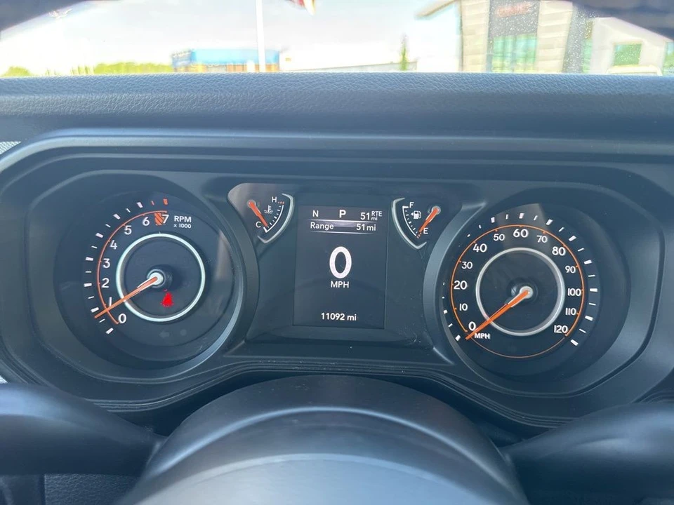 2025 Jeep JT Gladiator - Image 22 of 31