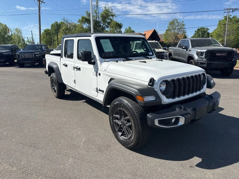 2025 Jeep JT Gladiator - Image 7 of 31