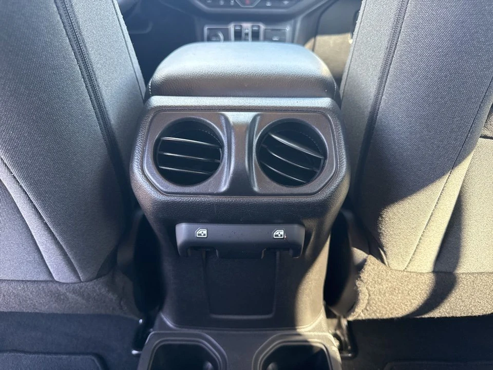 2025 Jeep JT Gladiator - Image 11 of 31